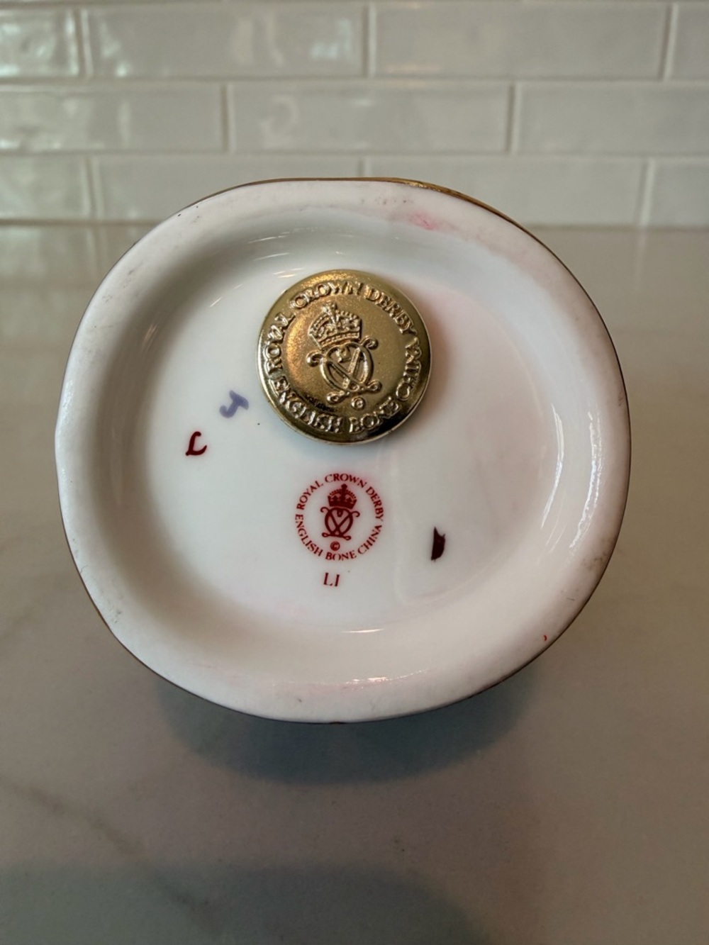 Royal Crown Derby Imari Koala Bear paperweight - Picture 7 of 7